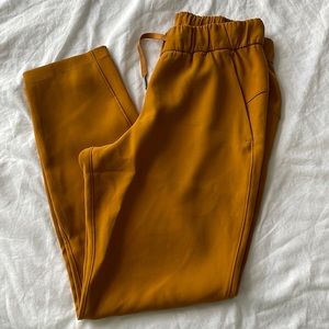 NWOT Lululemon Travel Crop Pants